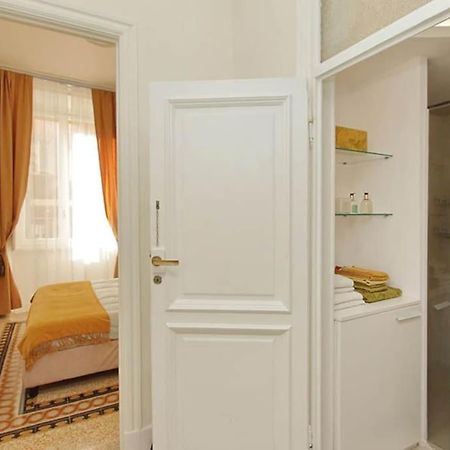 Elegant Apartment In The Heart Of Rome-Navona Area Bagian luar foto