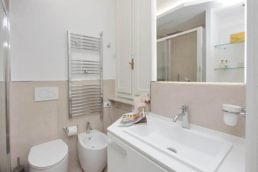 Elegant Apartment In The Heart Of Rome-Navona Area Bagian luar foto
