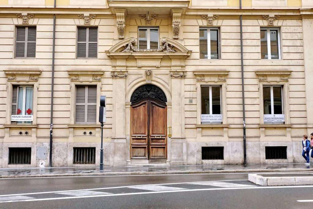 Elegant Apartment In The Heart Of Rome-Navona Area Bagian luar foto