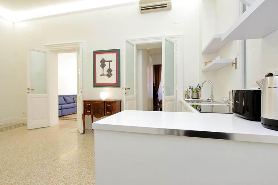Elegant Apartment In The Heart Of Rome-Navona Area Bagian luar foto