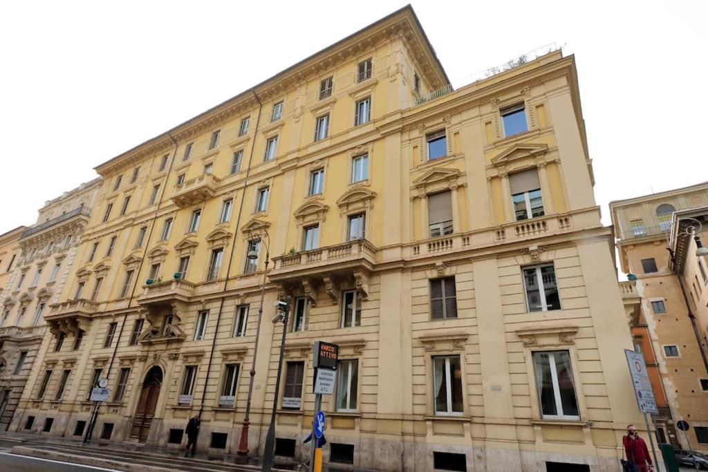 Elegant Apartment In The Heart Of Rome-Navona Area Bagian luar foto
