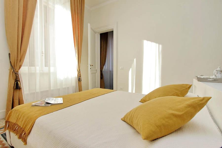 Elegant Apartment In The Heart Of Rome-Navona Area Bagian luar foto