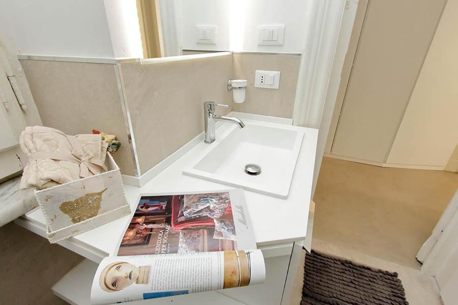 Elegant Apartment In The Heart Of Rome-Navona Area Bagian luar foto